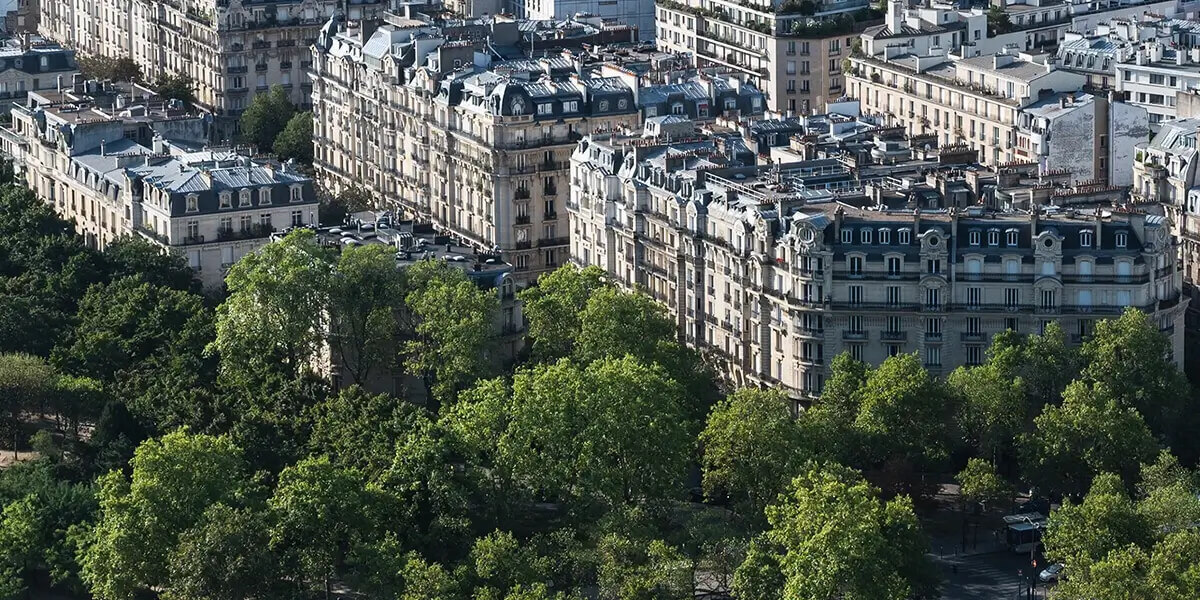 Adapting Paris: Climate Resilience Strategies in the Face of Rising Temperatures